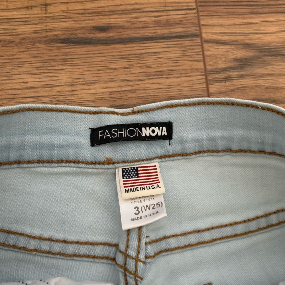 Distressed high-waist denim - Picture 3 of 3